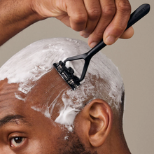 Load image into Gallery viewer, LEAF | The Leaf Pivoting Triple Head Razor
