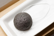 Load image into Gallery viewer, NO TOX LIFE | Luna Charcoal Facial Sponge